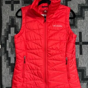 Columbia Women's Vibrant Red Puffer Vest
